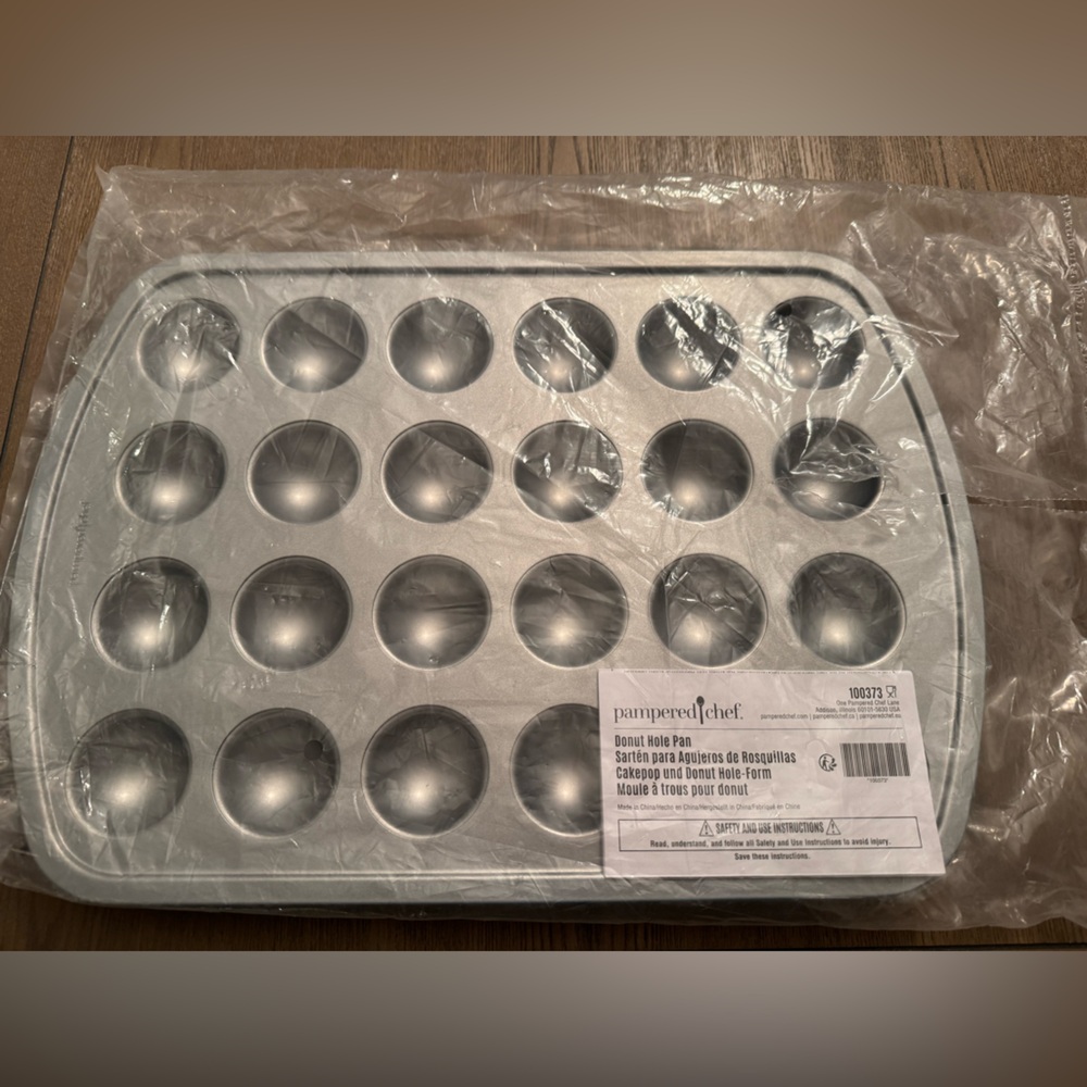 Pampered Chef Donut Hole Pan #100373 Silver NEW Makes  24 Donut Holes